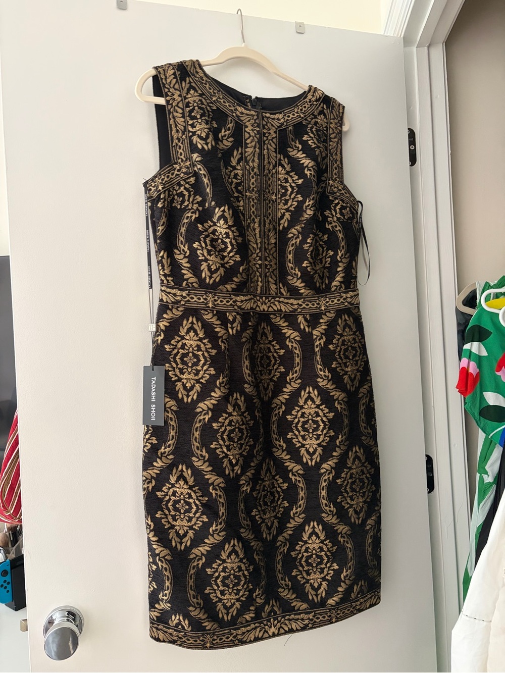 Tadashi Shoji Black and Gold Brocade Sleeveless Sheath Dress